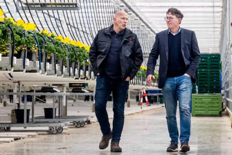 'Kijk verder dan je eigen sector en werk samen' 'Kijk verder dan je eigen sector en werk samen'