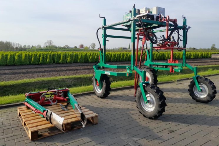 Gespot: Machines voor boomteelt