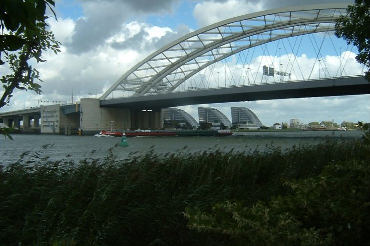 Van Brienenoordbrug wordt later gerenoveerd Van Brienenoordbrug wordt later gerenoveerd